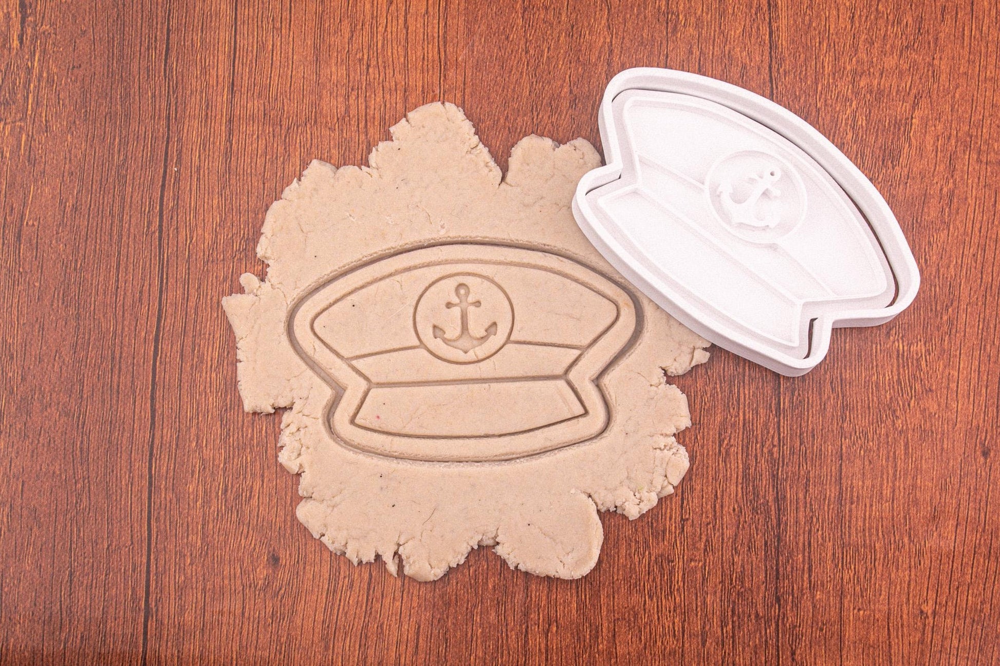 Emporte-pièce Chapeau de Capitaine - Découpe Biscuits Nautiques, Accessoire Pâtisserie Marin, Idéal pour Fêtes Anniversaires et Thèmes Océan