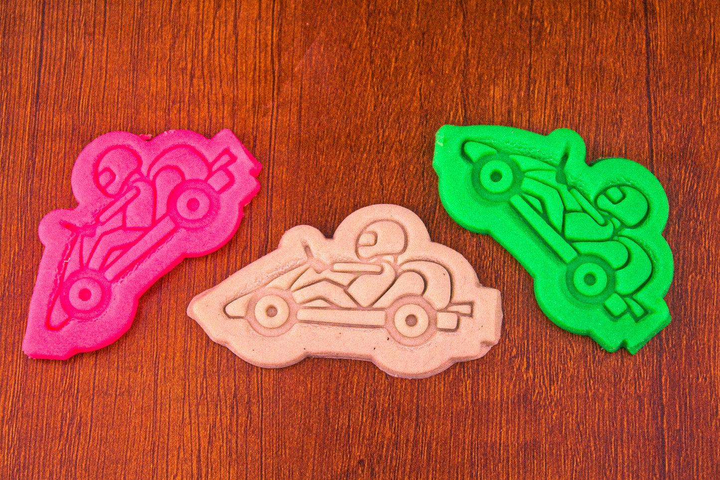 Emporte-pièce Karting - Biscuit Thème Course, Accessoire Pâtisserie Original, Idée Cadeau pour Passionnés de Vitesse et Sports Mécaniques