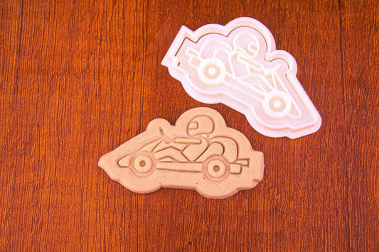 Emporte-pièce Karting - Biscuit Thème Course, Accessoire Pâtisserie Original, Idée Cadeau pour Passionnés de Vitesse et Sports Mécaniques