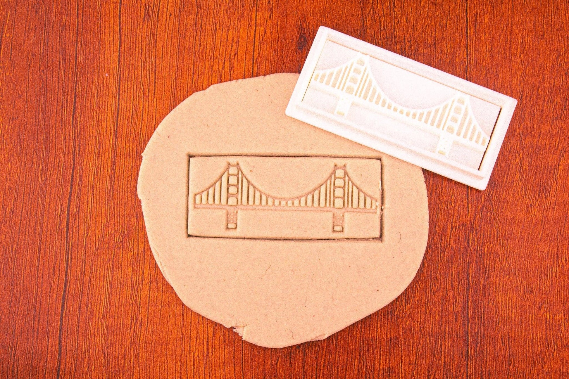 Emporte-pièce Golden Gate Bridge – Créez des Biscuits Iconiques, Idéal pour Fans de San Francisco, Voyages et Décorations Thématiques