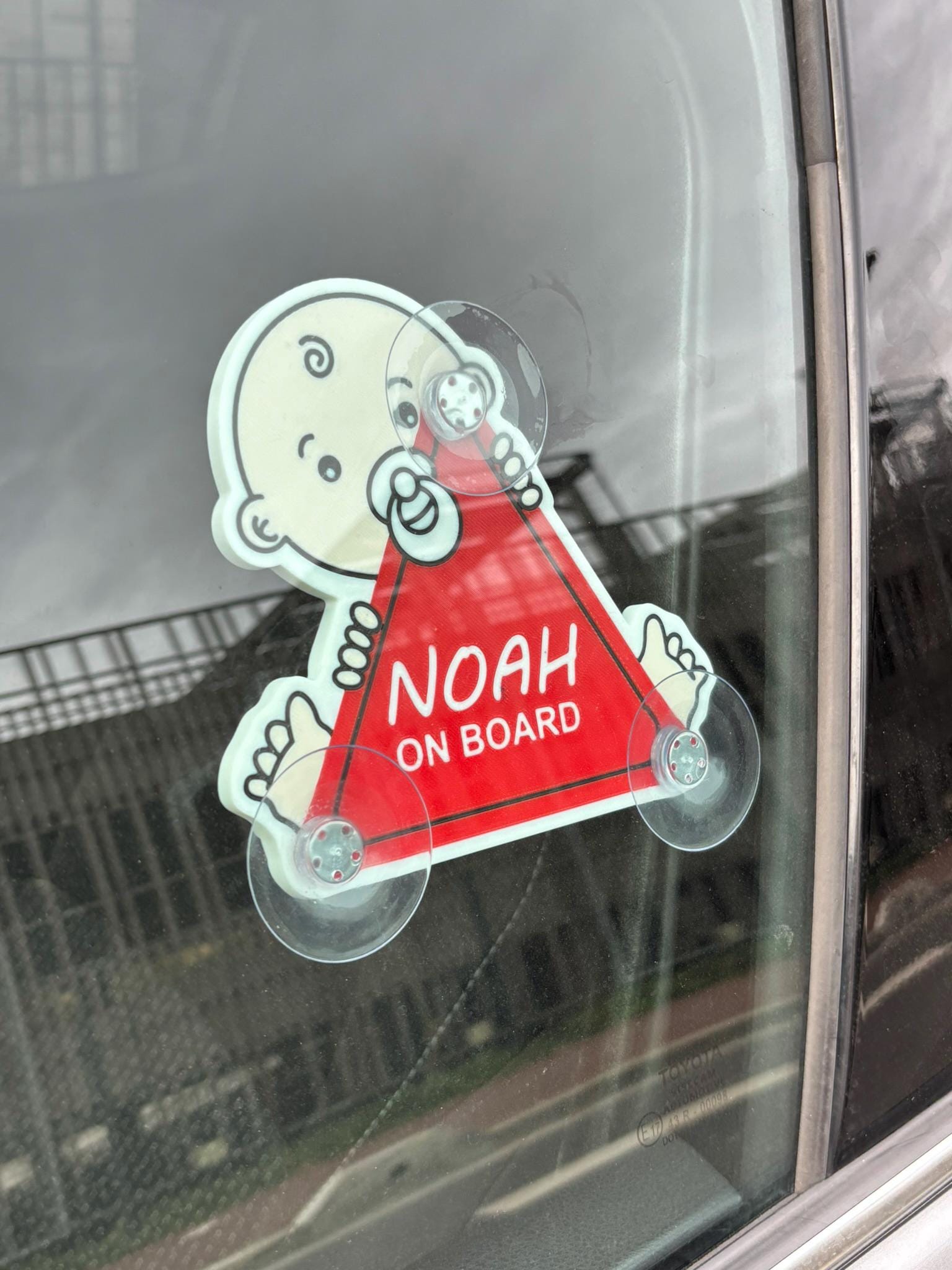 Bébé à Bord Personnalisé - Sticker Voiture avec Prénom, Panneau de Sécurité Enfant, Décoration Auto Unique Cadeau idéal pour jeunes parents