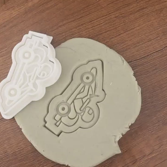 Emporte-pièce Karting - Biscuit Thème Course, Accessoire Pâtisserie Original, Idée Cadeau pour Passionnés de Vitesse et Sports Mécaniques