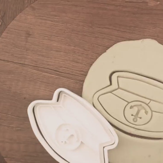 Emporte-pièce Chapeau de Capitaine - Découpe Biscuits Nautiques, Accessoire Pâtisserie Marin, Idéal pour Fêtes Anniversaires et Thèmes Océan