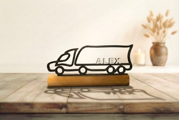 Cadeau Personnalisé Routier - Sculpture 3D Camion Poids Lourd - Décoration Bureau Transport & Logistique - Idée Cadeau Camionneur Retraite