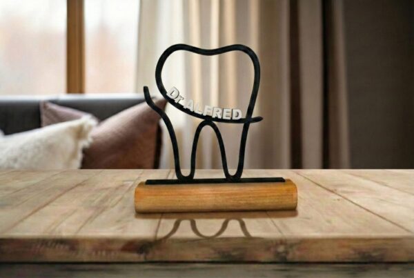 Cadeau Personnalisé Dentiste - Sculpture Dent 3D - Décoration Cabinet - Trophée Médical - Idée Cadeau Assistante et Orthodontiste