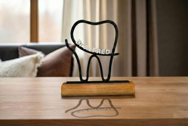 Cadeau Personnalisé Dentiste - Sculpture Dent 3D - Décoration Cabinet - Trophée Médical - Idée Cadeau Assistante et Orthodontiste
