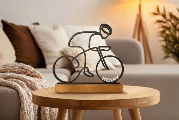 Gemini_Generated_Image_f1d30vf1d30vf1d3 Cadeau cycliste personnalisé – Sculpture vélo 3D sur socle en bois