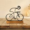 Gemini_Generated_Image_o1j651o1j651o1j6 Cadeau cycliste personnalisé – Sculpture vélo 3D sur socle en bois