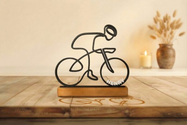 Gemini_Generated_Image_o1j651o1j651o1j6 Cadeau cycliste personnalisé – Sculpture vélo 3D sur socle en bois
