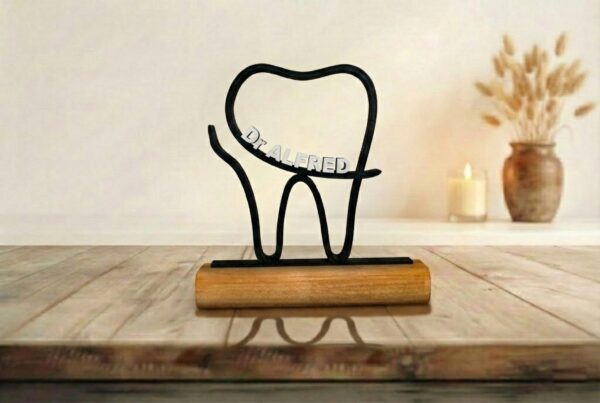 Cadeau Personnalisé Dentiste - Sculpture Dent 3D - Décoration Cabinet - Trophée Médical - Idée Cadeau Assistante et Orthodontiste