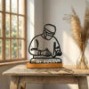 Geschenk für Chirurgen: 3D-gedruckte Chirurgen-Skulptur auf Holzsockel