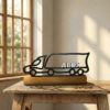 Cadeau pour routier : sculpture de chauffeur imprimée en 3D, fixée sur un socle en bois