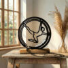 Cadeau roue allemande : sculpture de gymnaste dans sa roue, imprimée en 3D, sur socle en bois